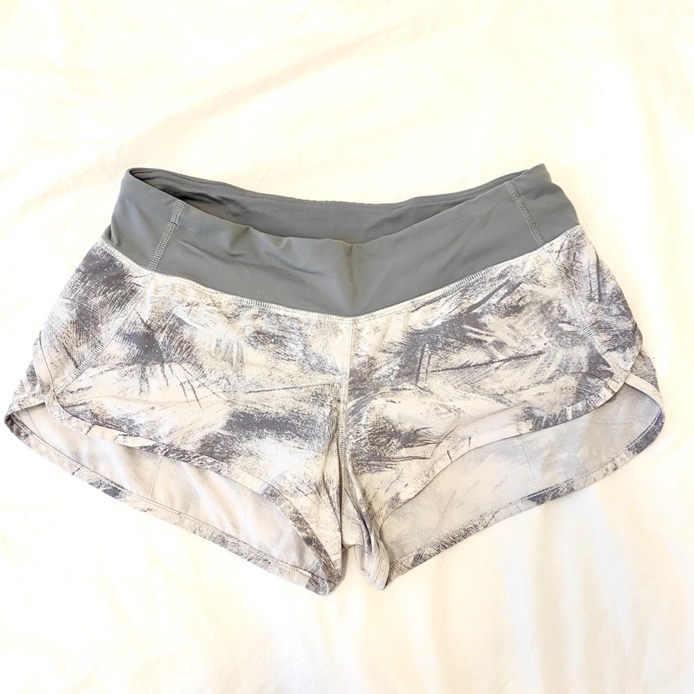 Lululemon Speed up low-rise short 2.5”